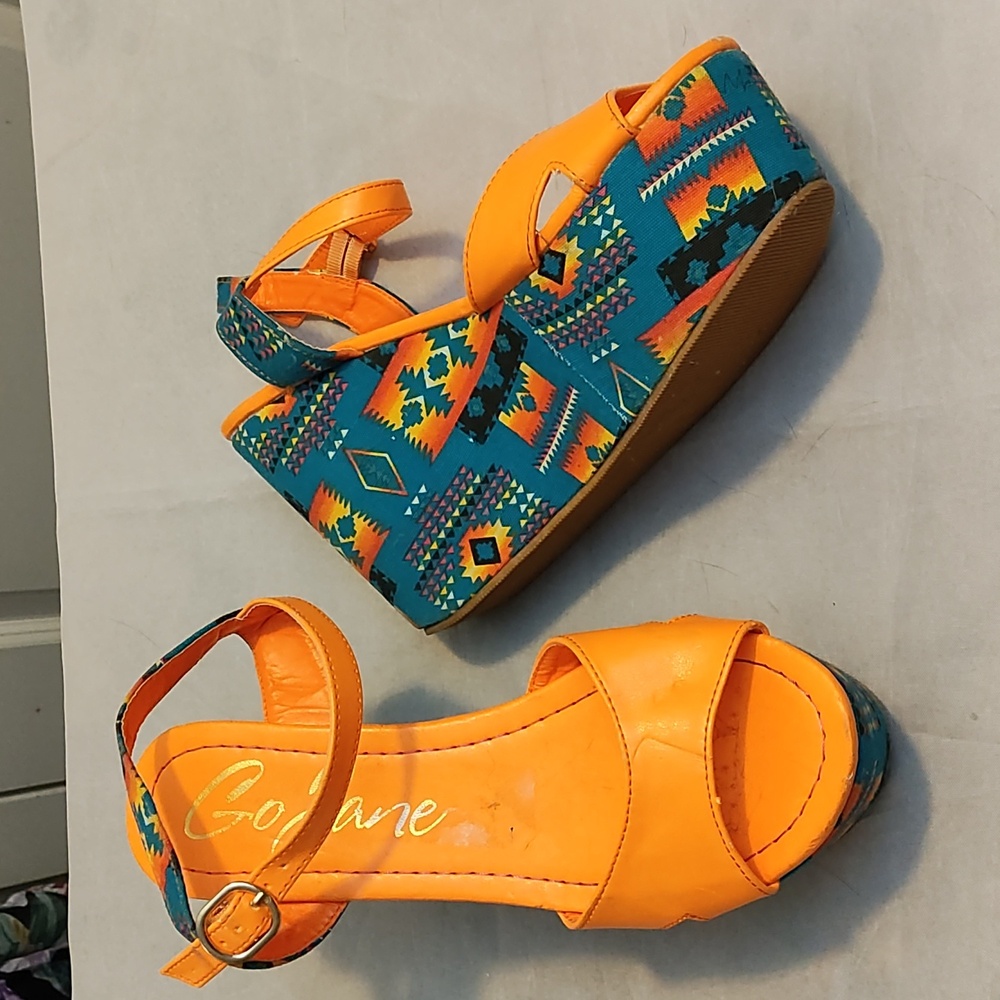 Go Jane Aztec print orange wedges